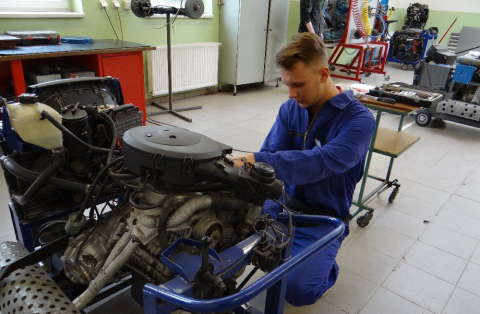 Budoucí automechanici soutěžili ve svém oboru